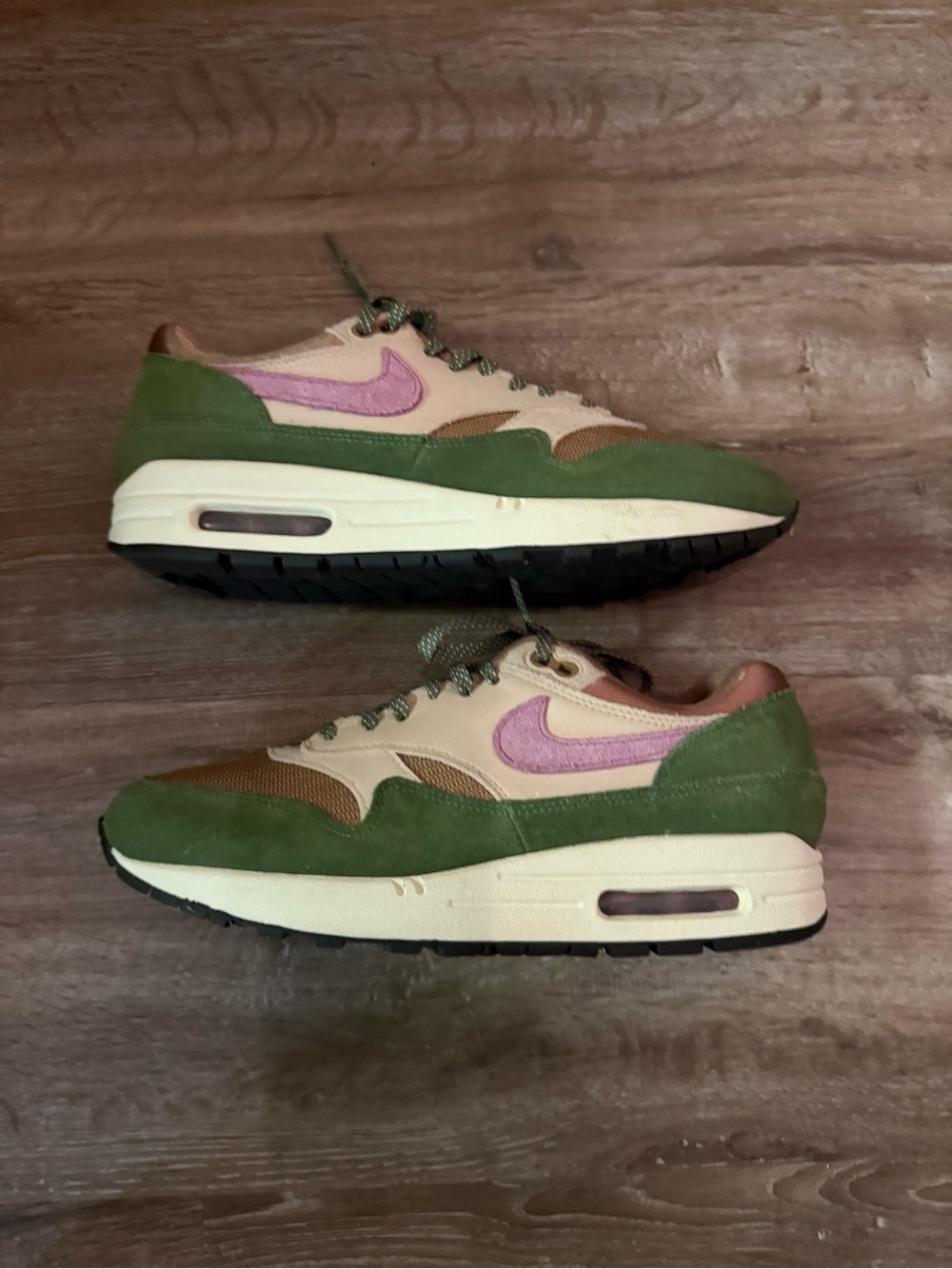 Air max 1 treeline